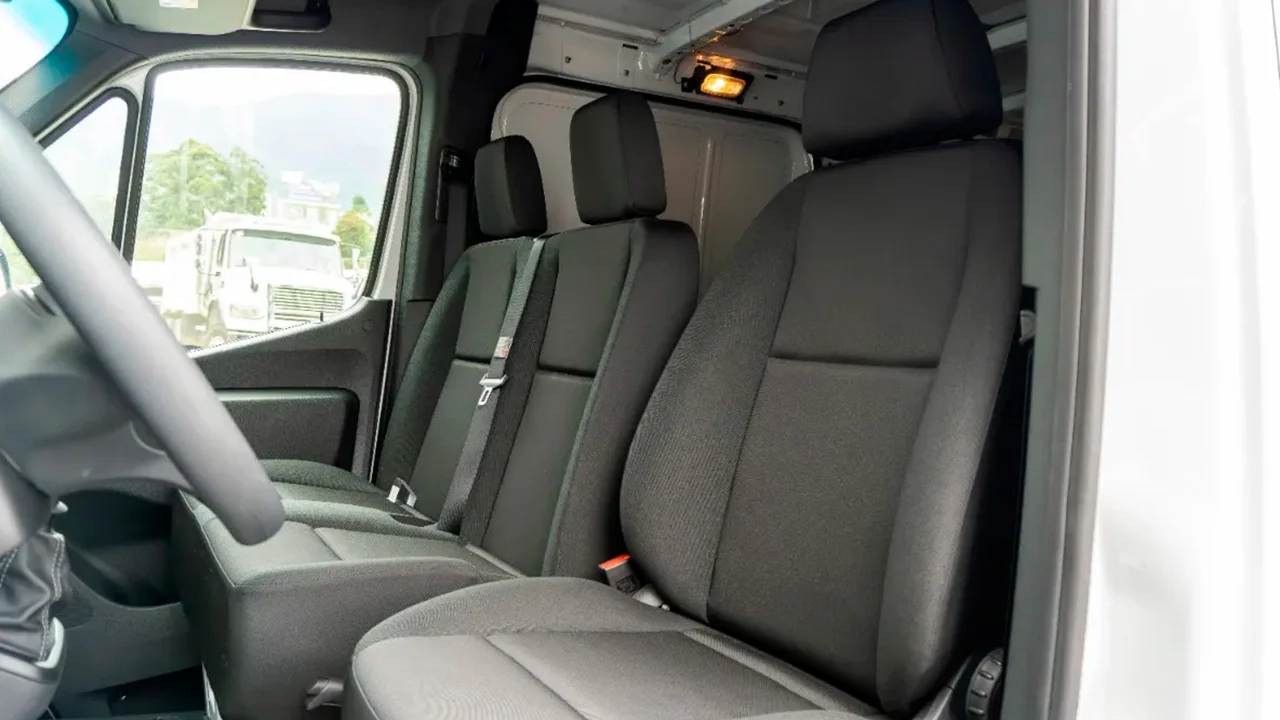 alemautos-mercedes-benz-sprinter-315-panel-asientos Mercedes-benz-alemautos-interior-tooltip-4-sprinter