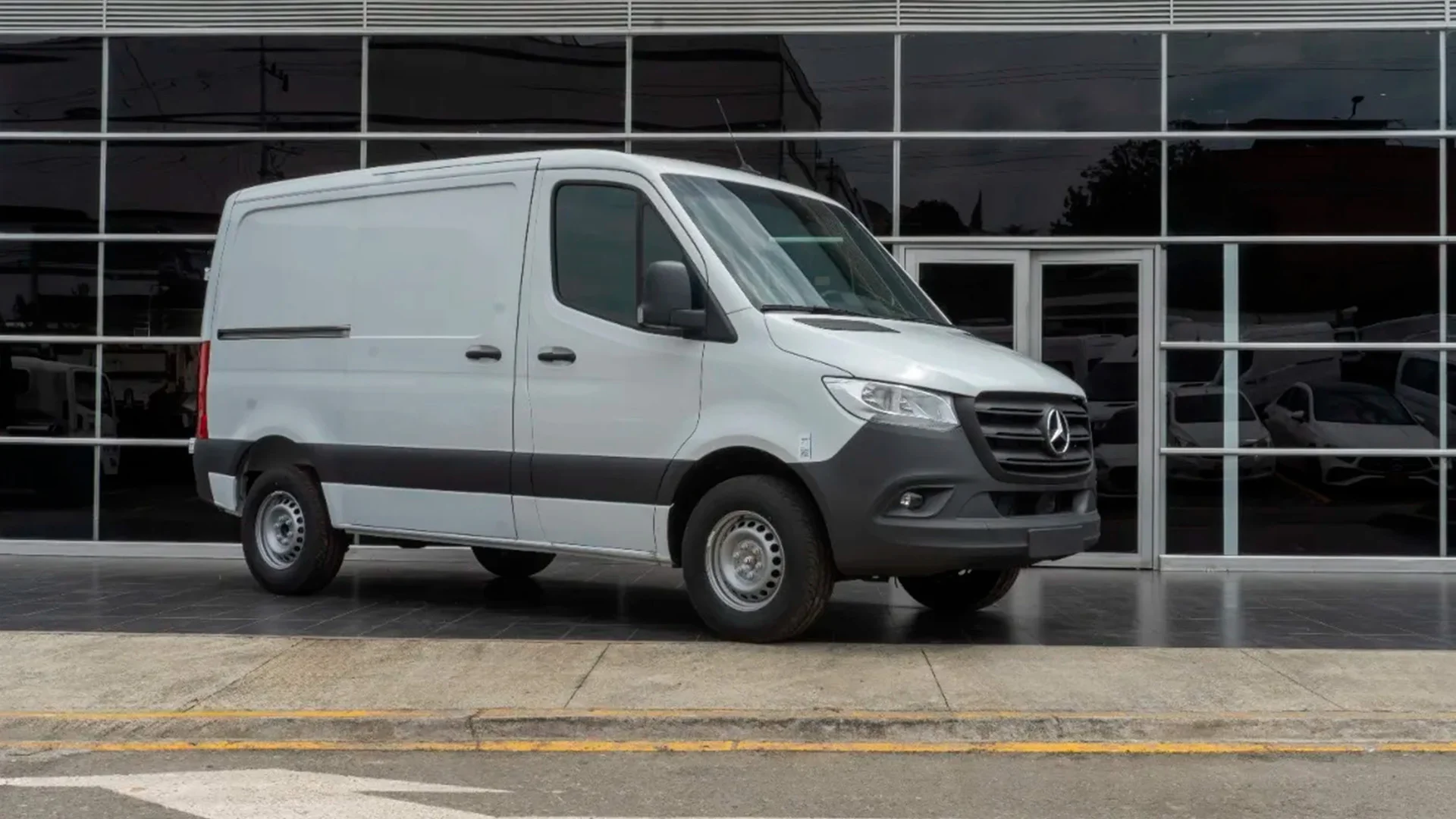 alemautos-mercedes-benz-sprinter-315-panel-ext Mercedes-benz-alemautos-exteriorhero-sprinter-mobile