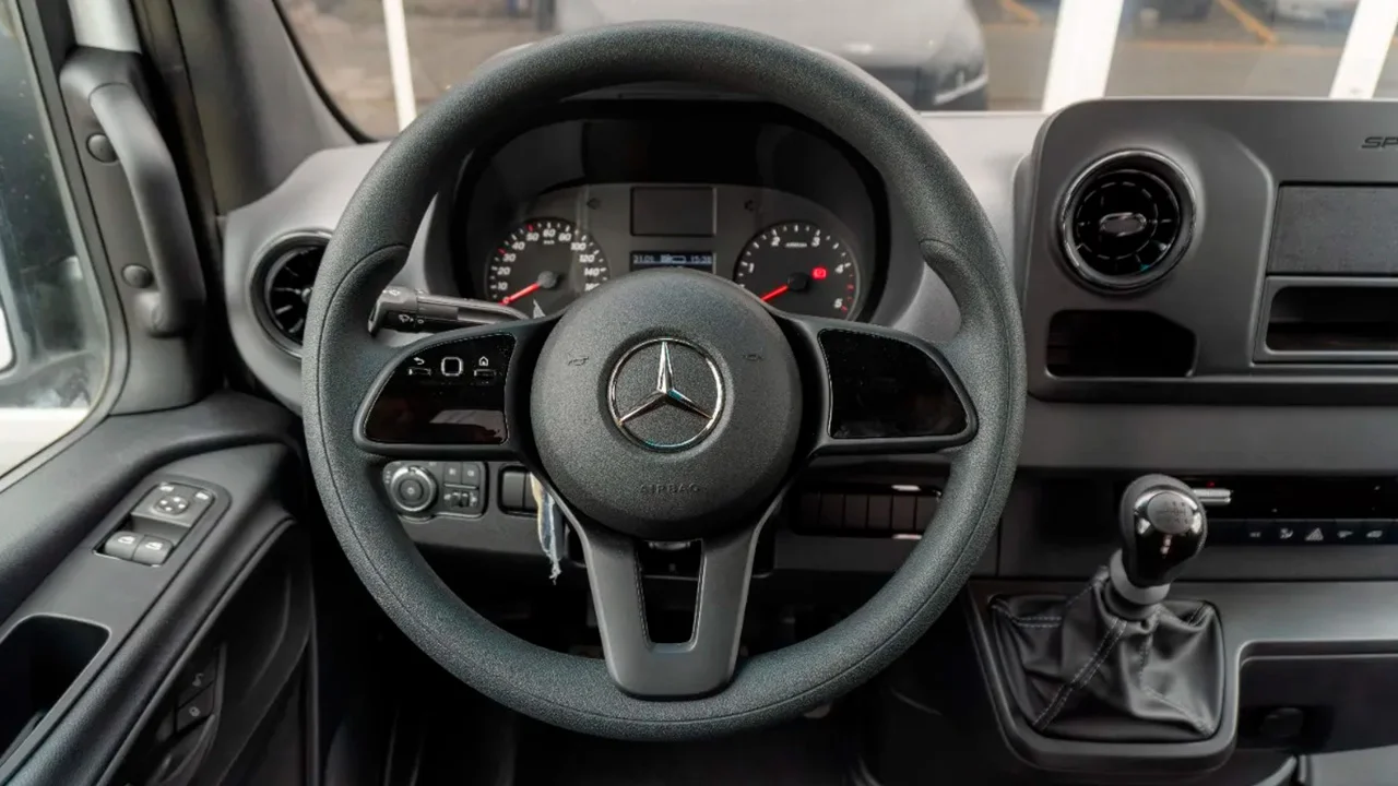 alemautos-mercedes-benz-sprinter-315-panel-volante Mercedes-benz-alemautos-interior-tooltip-2-sprinter