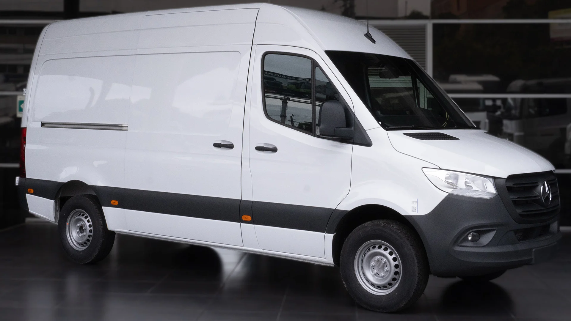 alemautos-mercedes-benz-sprinter-415-panel-2025 Mercedes-benz-alemautos-izquierda-sprinter
