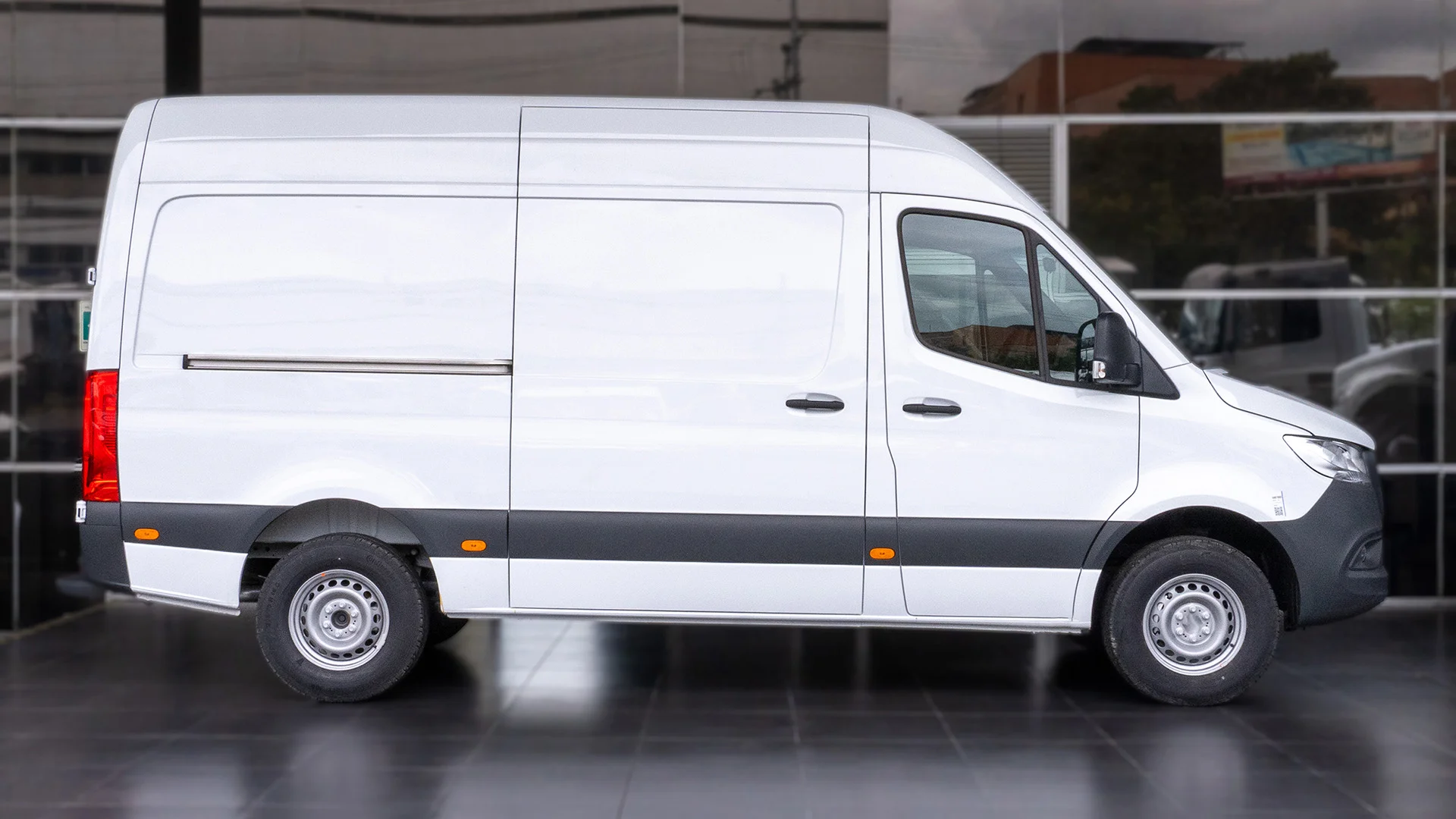 alemautos-mercedes-benz-sprinter-415-panel-ext-mobile Mercedes-benz-alemautos-exteriorhero-sprinter-mobile